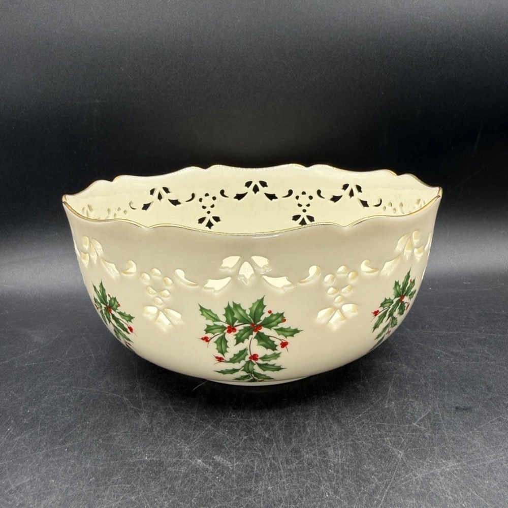 Vtg Lenox Holiday Pierced Serving Bowl Holly Berries Gold Trim 8.5" Dimension